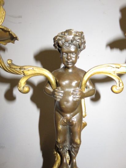 Bougeoir en bronze à deux patines, faune...