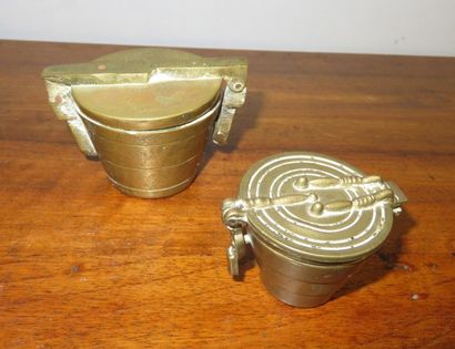 Deux piles de poids en bronze complètes -...