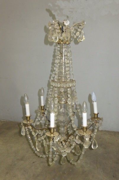 Lustre en bronze doré et cristal à six bras...