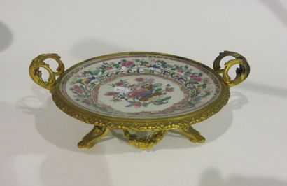 Assiette en porcelaine de Chine à décor de...