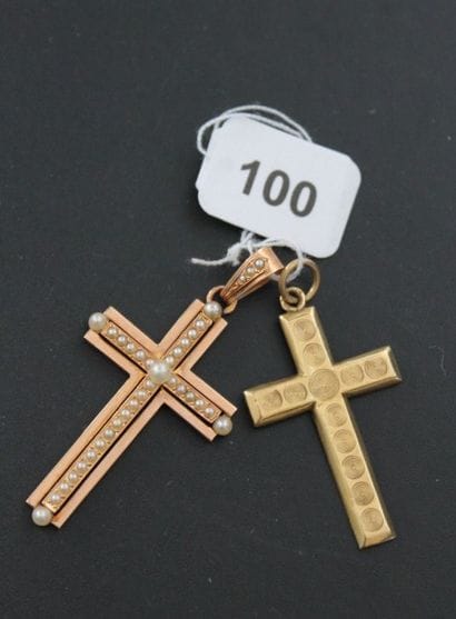 Deux croix en or rose et or jaune 750‰, l'une...
