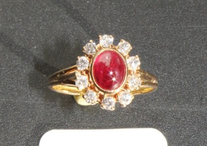 Bague marguerite en or jaune 750‰ agrémentée...