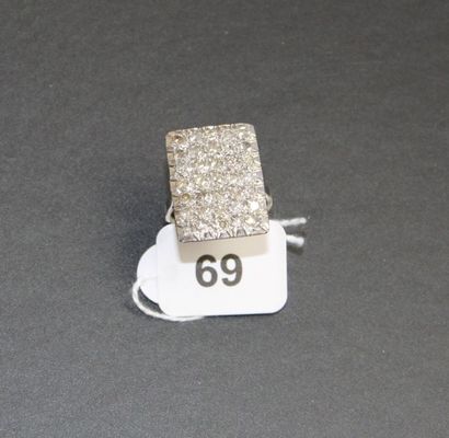 Bague de forme rectangulaire en or gris 750...