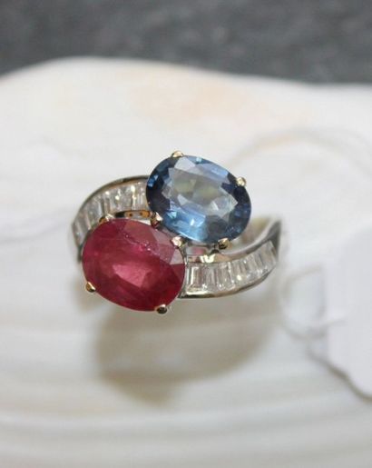 Bague toi et moi en or gris 750‰ sertie d'un...