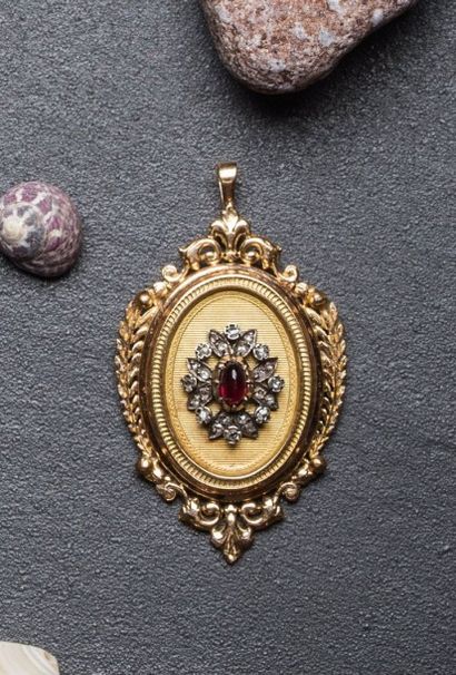 Pendentif en or jaune 750‰ et argent, au...