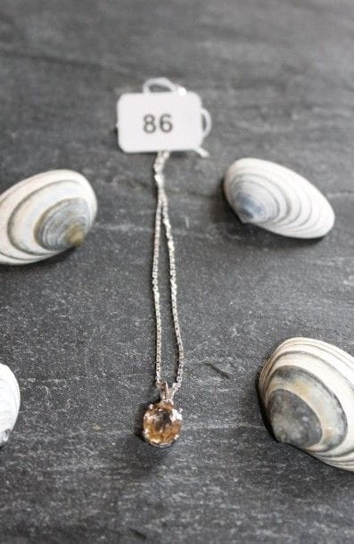 Pendentif et chaîne maille forçat en or gris...
