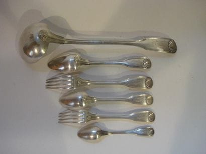 Ensemble de table ou ménagère en métal argenté...