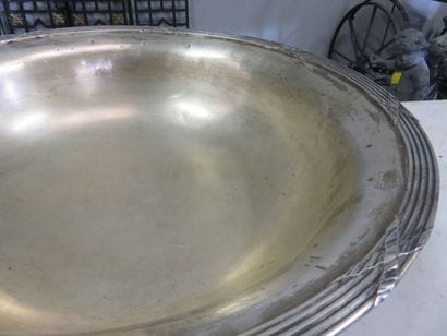 Importante vasque en argent, bordure à filets...