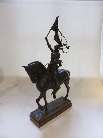 E. Frémiet
Jeanne d'Arc à cheval
Bronze patiné...