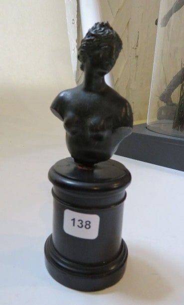 Vénus
Bronze de fulcrum
Epoque Romaine
Socle...