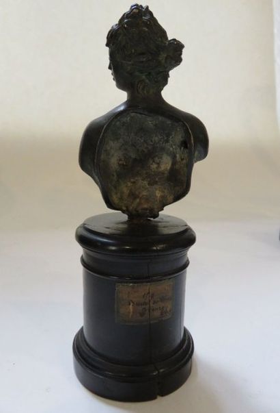 Vénus
Bronze de fulcrum
Epoque Romaine
Socle...