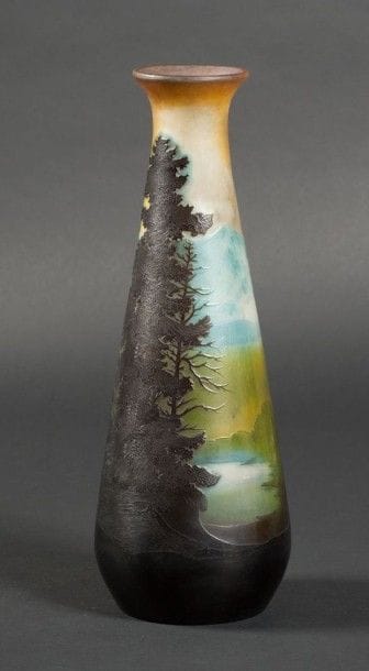 Emile GALLÉ
Vase oblong en verre multicouche...