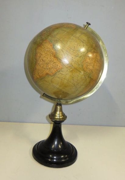 DELAMARCHE - BERTAUX Editeur
Globe terrestre...