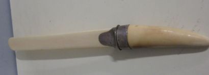 Coupe-papier en ivoire d'éléphant et argent...