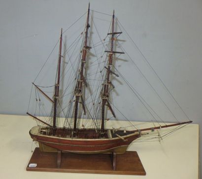 Maquette de trois-mâts barque présenté à...