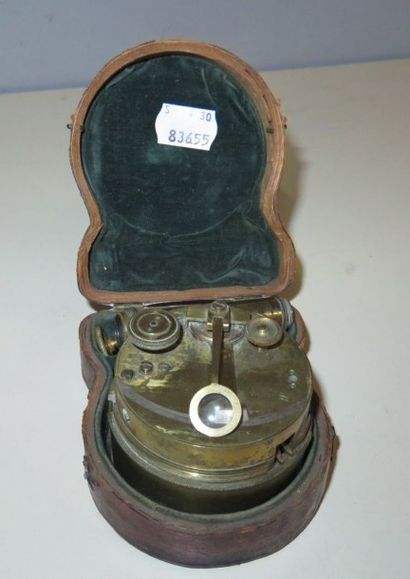 Sextant de poche à la forme 