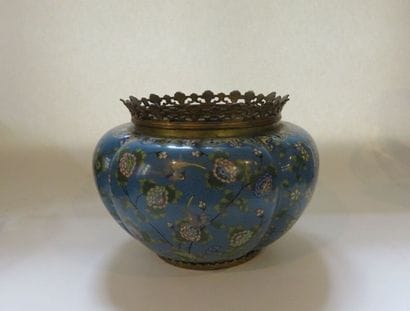 CHINE
Cache-pot en émaux cloisonnés largement...