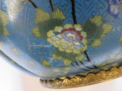 CHINE
Cache-pot en émaux cloisonnés largement...