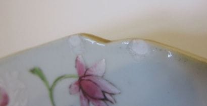 CHINE
Grand plat octogonal en porcelaine...