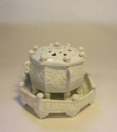 CHINE fours de Dehua
Brûle-parfum couvert...