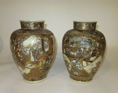 JAPON - Satzuma
Paire de vases en céramique...