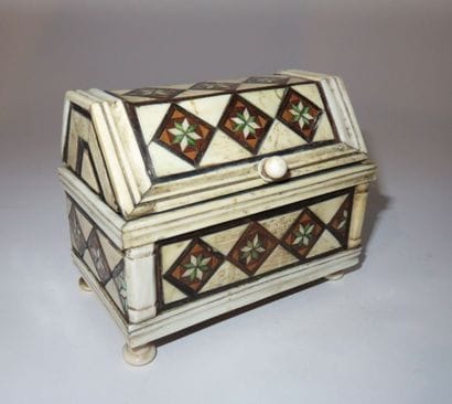 Petit coffret en marqueterie des Embriachi...