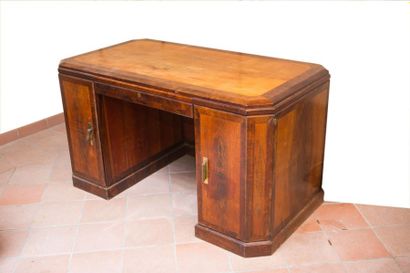 Bureau toutes faces en placage de palissandre...