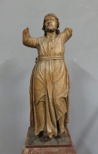 Statue en bois sculpté figurant un saint...