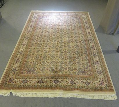 Tapis d'Inde en laine points noués fait main
253...