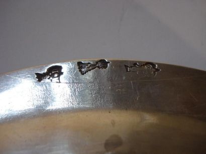 Plat ovale en argent
Modèle à contours mouluré...