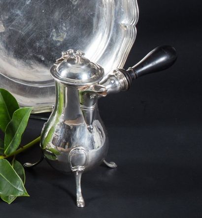 Cafetière en argent
Modèle tripode en argent,...