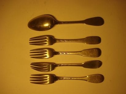 Ensemble de quatre fourchettes de table et...