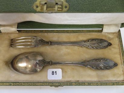 Couvert d’enfant en argent
Modèle à filet...