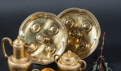 Paire d’oeufriers (plateaux) en argent doré....