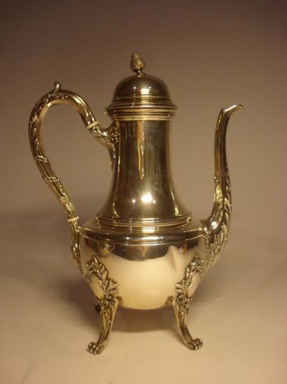 Cafetière en argent
Modèle pansu quadripode...