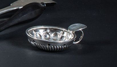 Tastevin en argent
Le corps à décor de godrons...