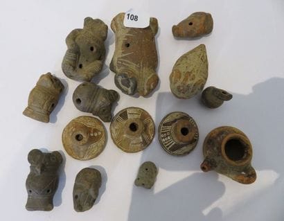 LOT DE DIX OCARINAS MINIATURES en terre cuite...