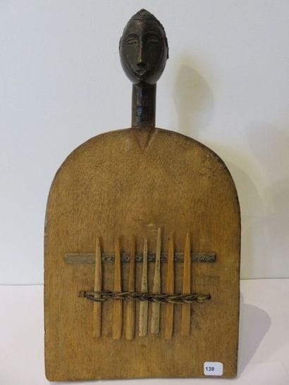 TABLE D'HARMONIE (Tsanza)
Bois patine naturelle...