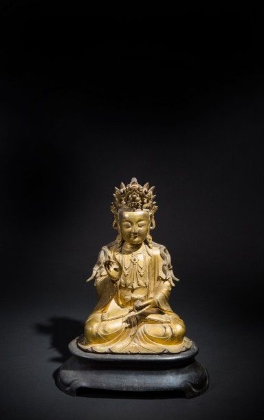 Statue de bouddha en bronze doré, assis en...