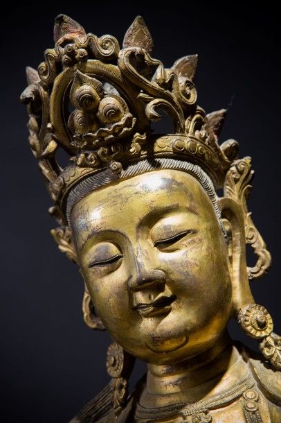 Statue de bouddha en bronze doré, assis en...