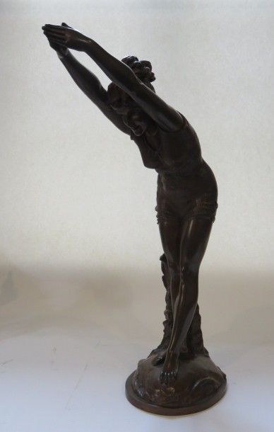 Prête à plonger Bronze patiné. Signé sur...