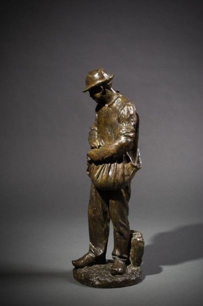 Le Semeur Bronze patiné à la cire perdue....