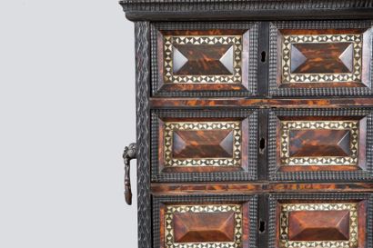 Cabinet en écaille, ivoire, os, ébène, bois...