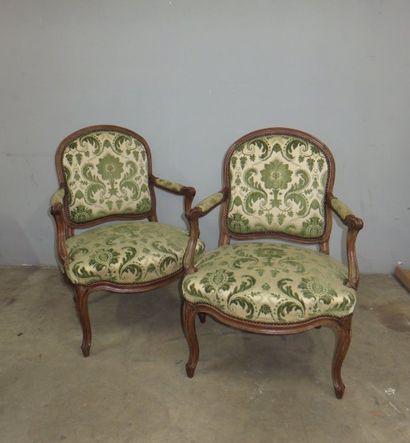 Paire de fauteuils à dossier plat à traverse...