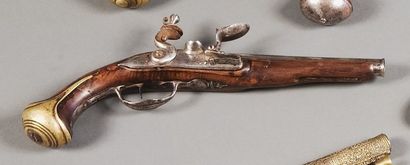 Pistolet à silex. Canon rond à bourrelet...
