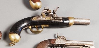 Pistolet à silex genre 1816. Canon rond à...