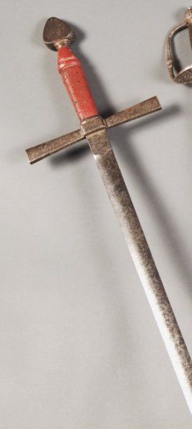 Forte épée de style XVIe siècle. Poignée...