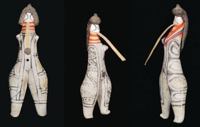 Suite de trois statuettes anthropomorphes...