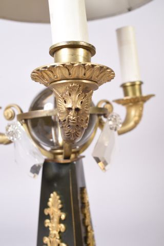 Lampe bouillotte à trois bras de lumière...