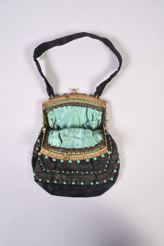 Sac en tissu noir rebrodé de perles à l'imitation...